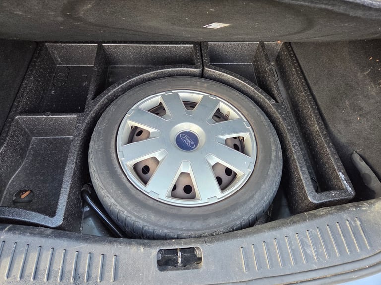 Ford, FOCUS, Hatchback, 2006, Manual, 1596 (cc), 5 doors