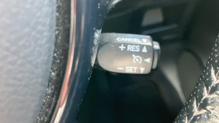 2016 Toyota Yaris 1.5 Hybrid Design 5dr CVT HATCHBACK PETROL/ELECTRIC Automatic