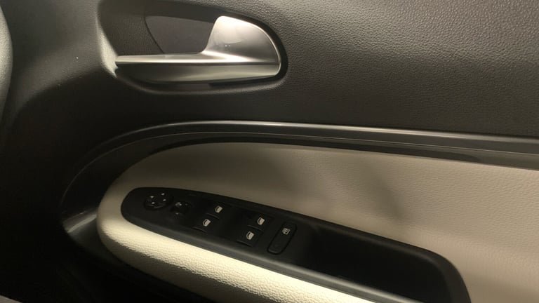 2025 Fiat 600 1.2 MHEV La Prima SUV 5dr Petrol Hybrid e-DCT Euro 6 (s/s) (100 ps) SUV Hybrid Auto...