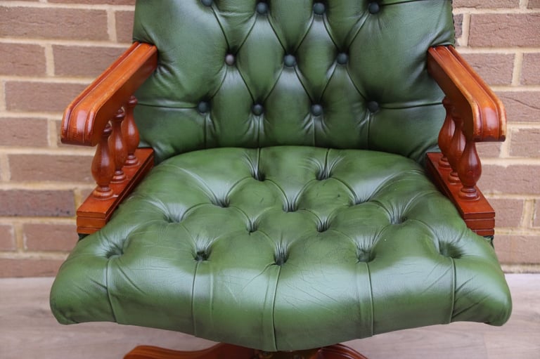 Chesterfield Executive Chair (UK Delivery)