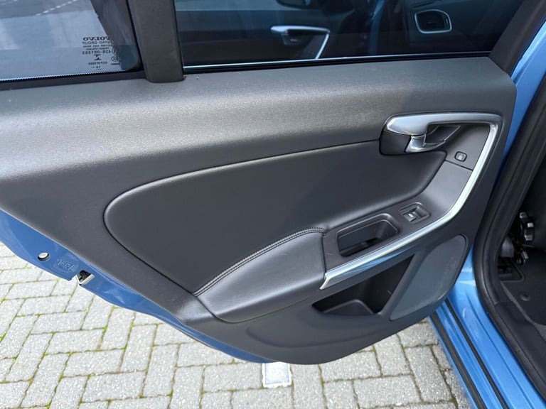 2015 Volvo S60 D2 [115] SE Lux Nav 4dr Powershift SALOON Diesel Automatic