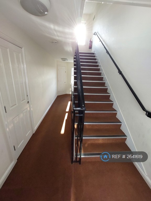 2 bedroom flat in Alma Wood Close, Chorley, PR7 (2 bed) (#2641619)