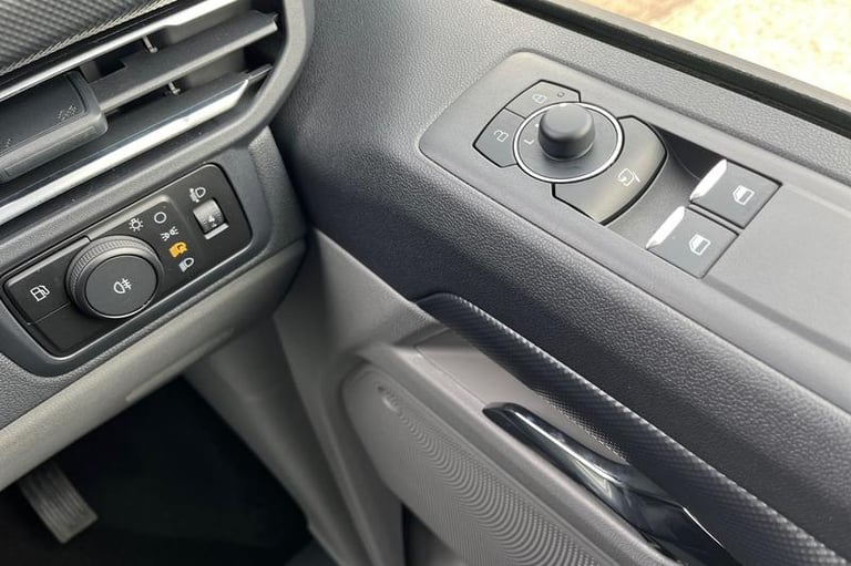 2025 Ford Transit Custom 2.5 PHEV 232ps H1 Double Cab Van Limited Auto PANEL VAN PETROL/ELECTRIC ...