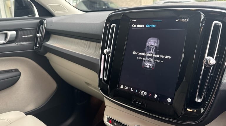2025 Volvo XC40 Ultra, B3 Mild hybrid, Petrol, Bright Estate Petrol Automatic