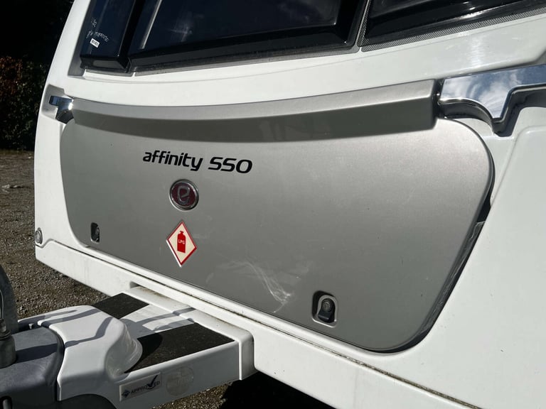 2017 Elddis Affinity 550 Elddis Affinity 550 Caravan with Kampa Awning Unlisted Petrol Automatic