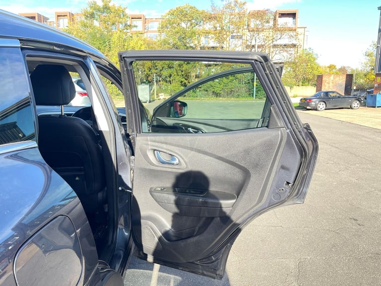 2017 Renault Kadjar 1.2 TCe Dynamique S Nav EDC Euro 6 (s/s) 5dr HATCHBACK Petrol Automatic