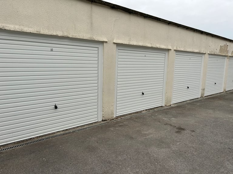Garage/Parking/Storage to rent Welsford Avenue (r/o 29) Wells