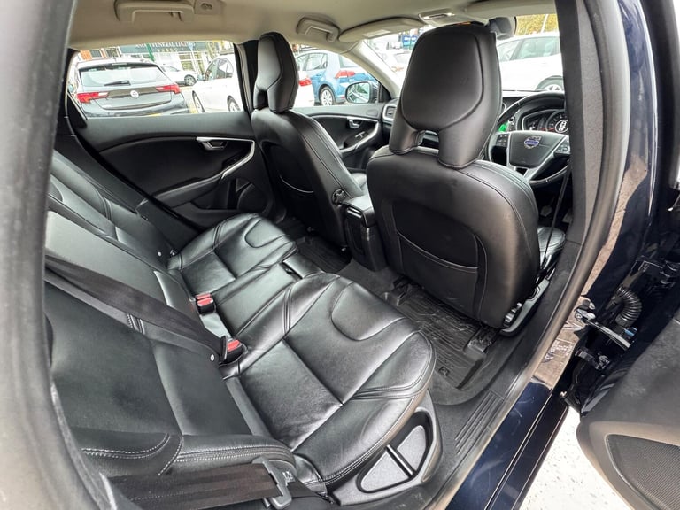 2016 Volvo V40 2.0 D3 SE Lux Nav Euro 6 (s/s) 5dr HATCHBACK Diesel Manual