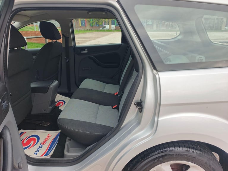 2010 Ford Focus 1.6 Zetec 5dr ESTATE Petrol Automatic