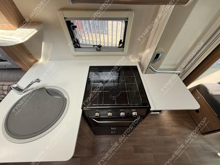 2017 17 FIAT DUCATO SWIFT ESCAPE 685 6 BERTH MOTORHOME DIESEL