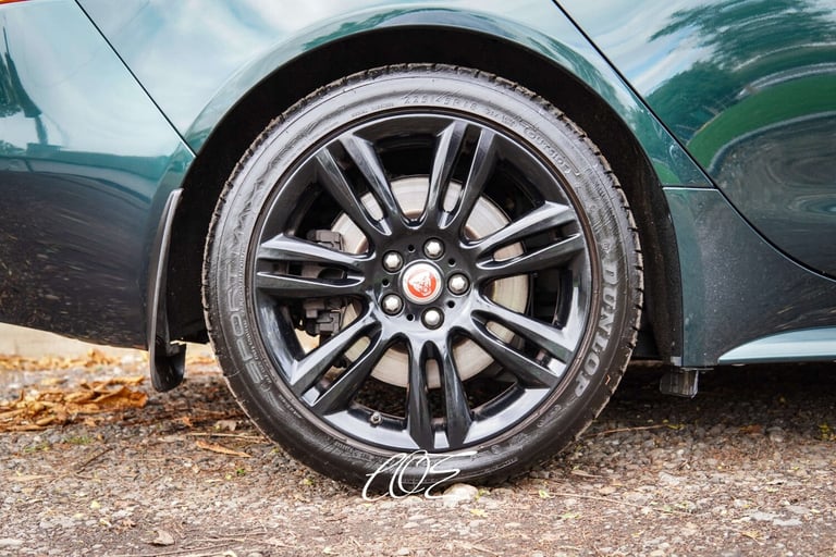 2016 Jaguar XE 2.0 XE R-Sport i Auto 4dr Saloon Petrol Automatic