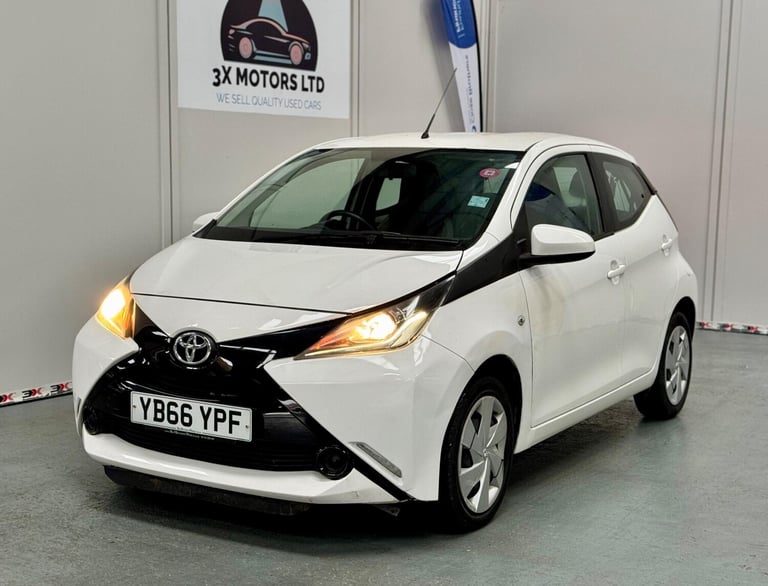 2017 Toyota AYGO 1.0 VVT-i x-play Euro 6 5dr HATCHBACK Petrol Manual