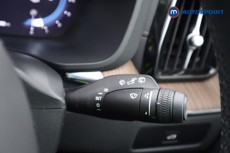 2023 Volvo XC60 2.0 B5P Ultimate Dark 5dr AWD Geartronic SUV Petrol Automatic