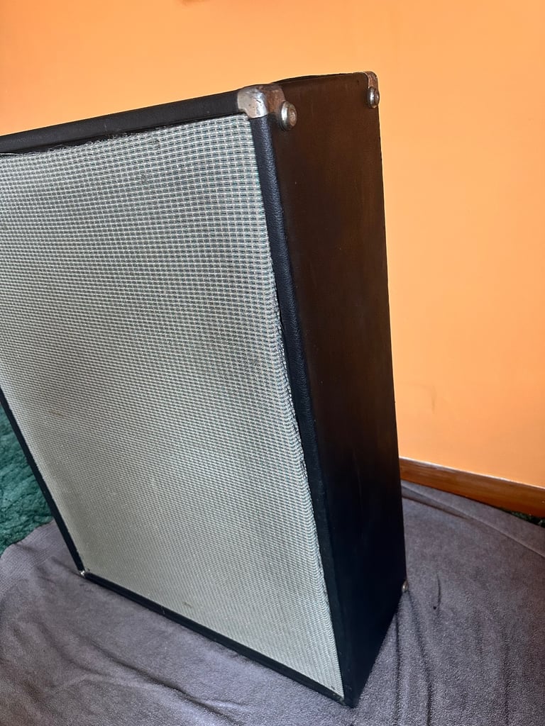 1970s Fender Bassman VT 15’’ Cabinet