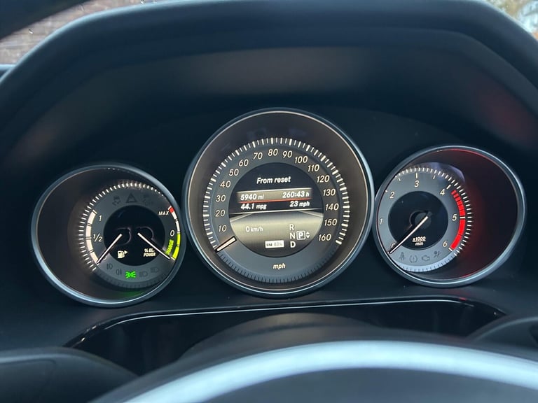 2013 Mercedes-Benz E Class E300 BlueTEC Hybrid SE 4dr 7G-Tronic SALOON DIESEL/ELECTRIC Automatic