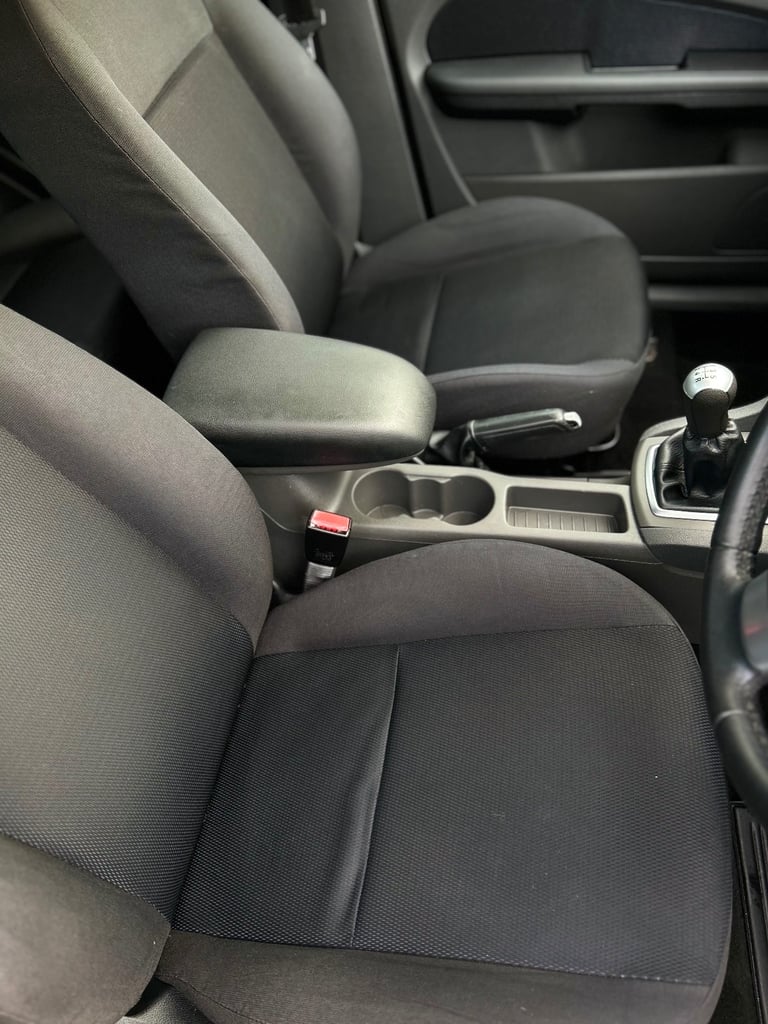 Ford, FOCUS, Hatchback, 2005, Manual, 1596 (cc), 5 doors