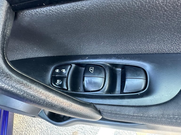 2016 Nissan Qashqai 1.2 DIG-T N-Connecta 2WD Euro 6 (s/s) 5dr HATCHBACK Petrol Manual