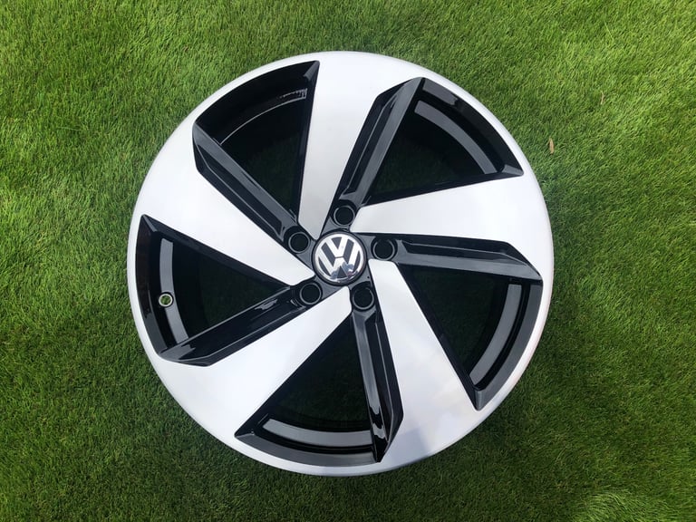 1 X 18” VW GOLF MILTON KEYNES ALLOY WHEEL GTI VOLKSWAGEN 5G0 601 025 CN
