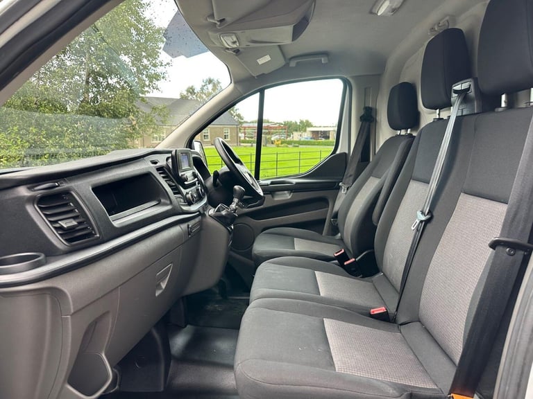 FORD TRANSIT CUSTOM 2.0 Transit Custom Leader Van 320 L2 2.0L EcoBlue 130PS FWD