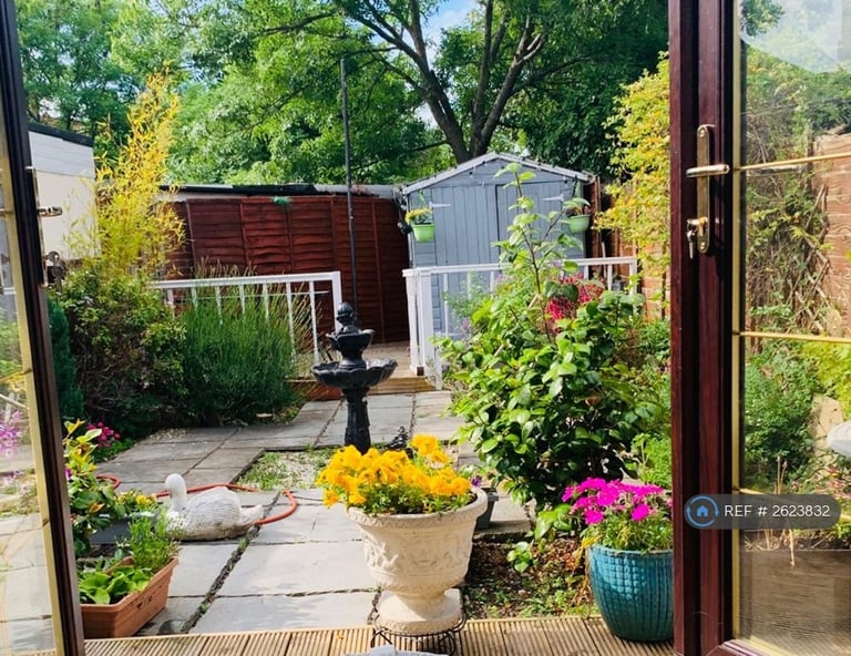 3 bedroom house in Wood Lane, Dagenham, RM8 (3 bed) (#2623832)