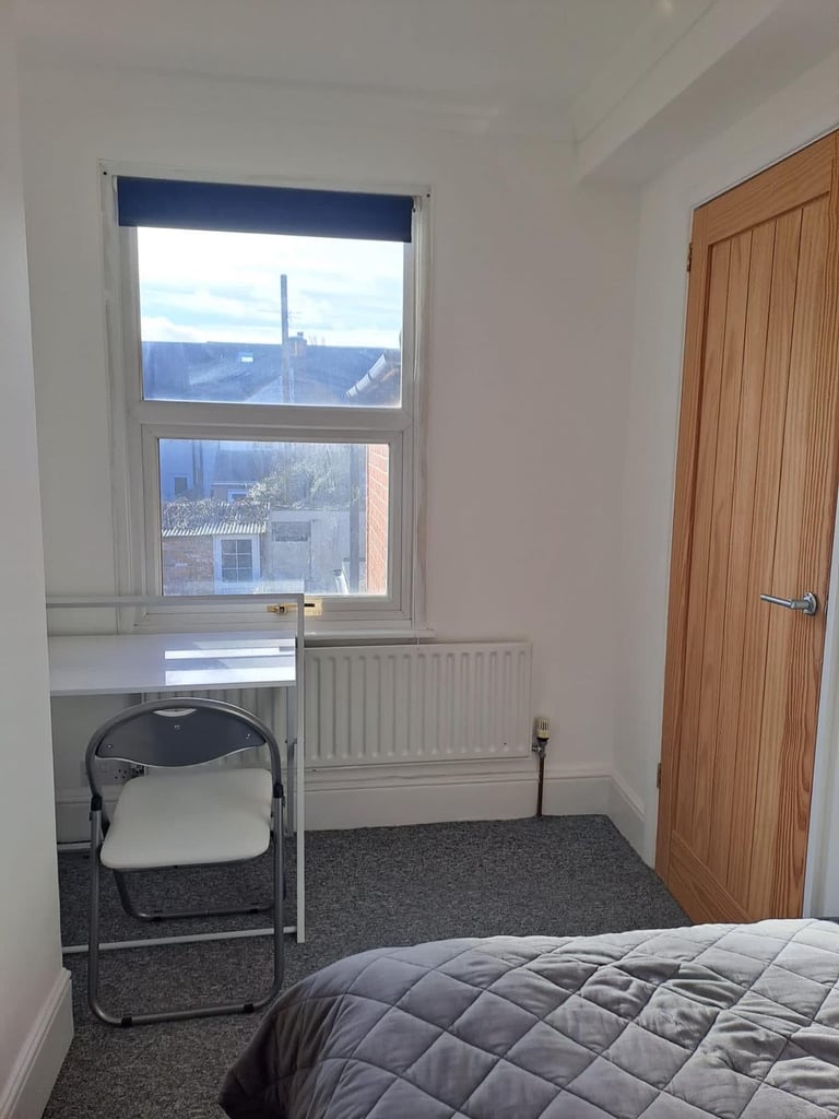 🏡 Single Room in Friendly House Share-Caversham