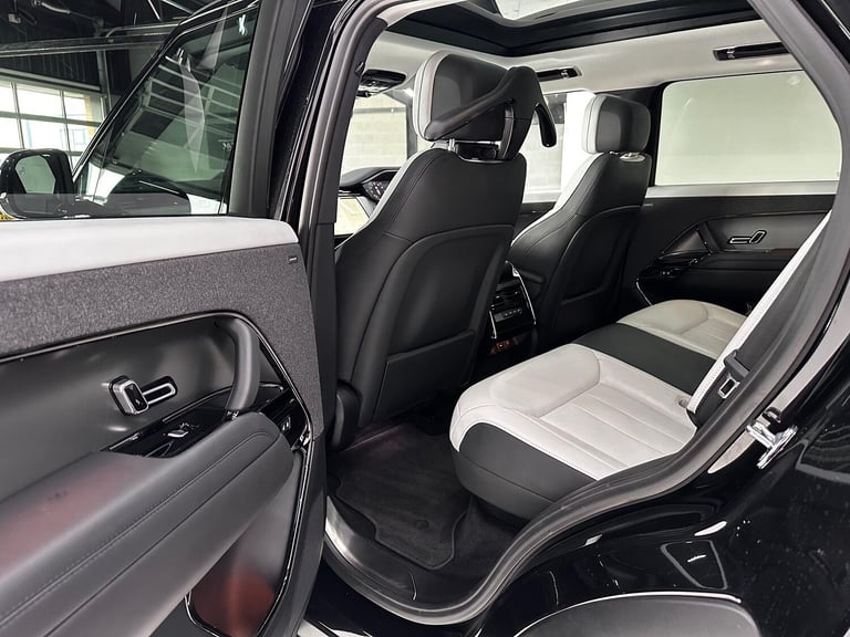 LAND ROVER RANGE ROVER SPORT 3.0 P400 MHEV Dynamic SE Black Auto Petrol 2023