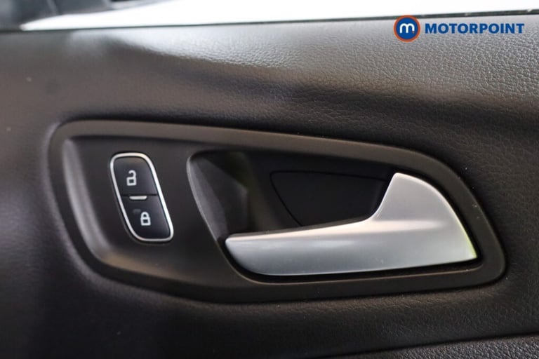 2017 Ford Kuga 1.5 TDCi ST-Line 5dr Auto 2WD SUV Diesel Automatic