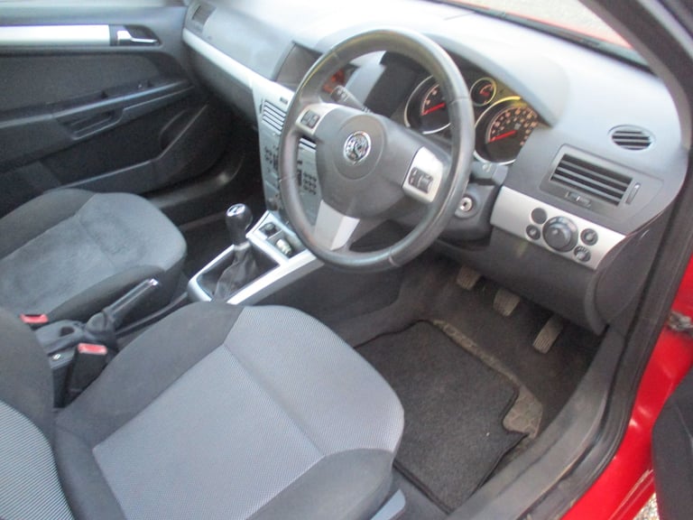 VAUXHALL ASTRA 1.6 PETROL 5 DOOR. 12 MONTHS MOT. RECENT SERVICE. TIMING BELT DONE.