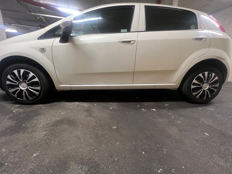 Fiat, GRANDE PUNTO, Hatchback, 2010, Manual, 1368 (cc), 5 doors
