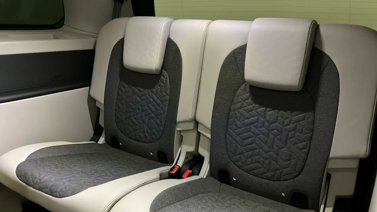 2025 Volkswagen ID.Buzz 210kW Style Pro 86kWh 5dr LWB Auto [7 Seat] Electric Estate Estate Electr...