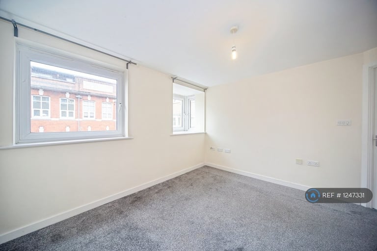 1 bedroom flat in Anglesea Terrace, Southampton, SO14 (1 bed) (#1247331)