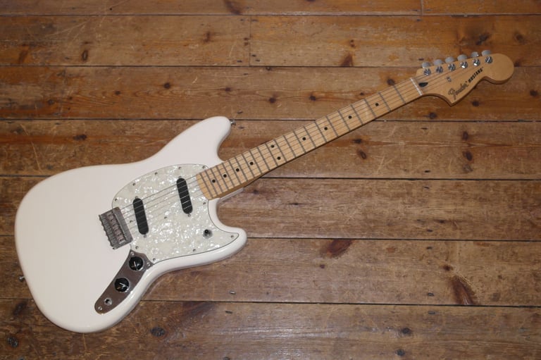 2017 Fender Mustang Player guitar