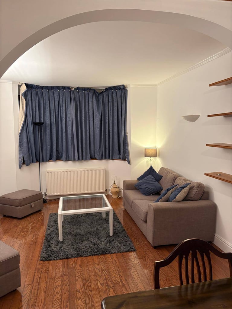 N20 3 BED HOUSE N20 and N11 New Southgate and Whetstone. Refurbished. Neutral Decor