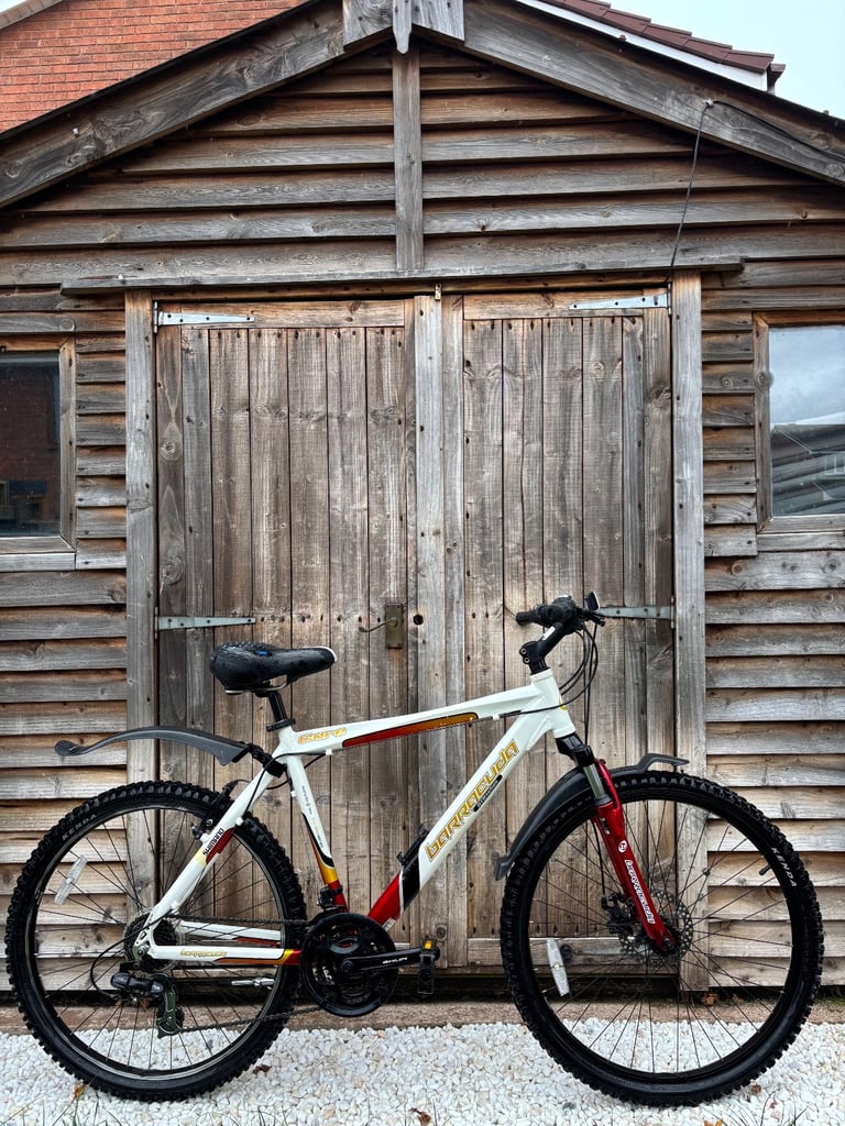 Mens Lightweight BARRACUDA Core Aluminium Mountain Bike (Great Condition)