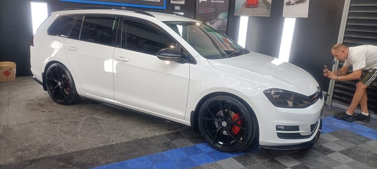 image for Volkswagen, GOLF, Estate, 2015, Manual, 1968 (cc), 5 doors