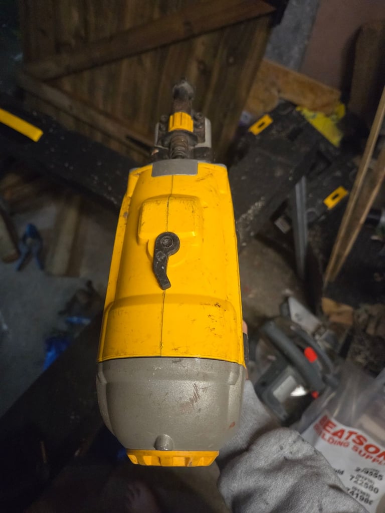 Dewalt 1st fix nail gun