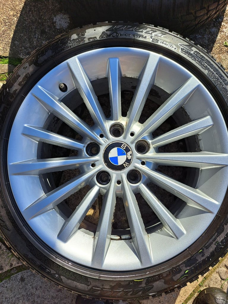 Bmw 17inch alloy wheels style 284 with Bridgstone winter runflat tyres.  