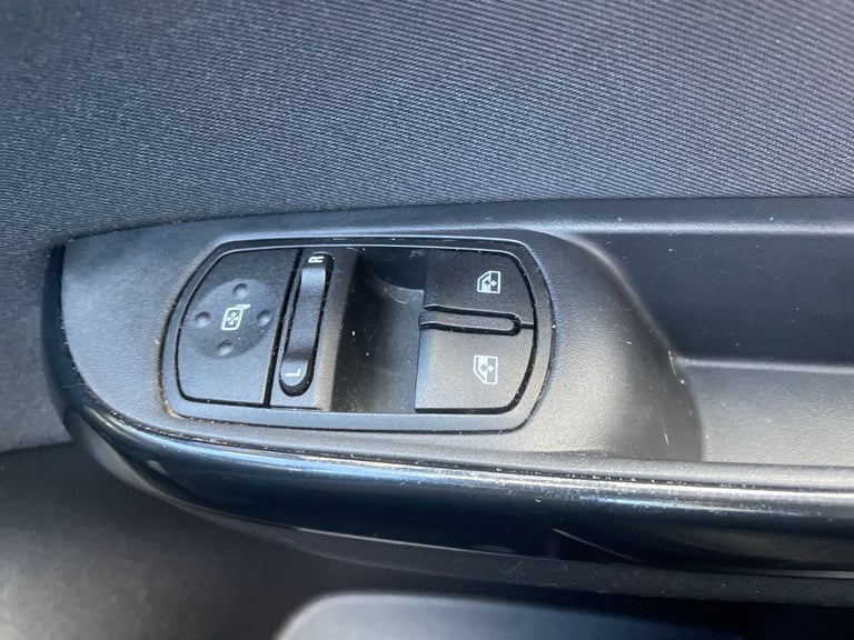 2018 Vauxhall Corsa Corsa 1.4 Griffin 5dr Hatchback Petrol Manual