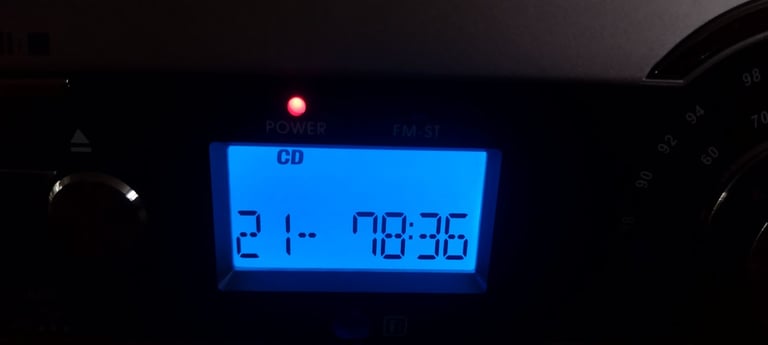 INEXPENSIVE LITTLE MUSIC CENTRE 