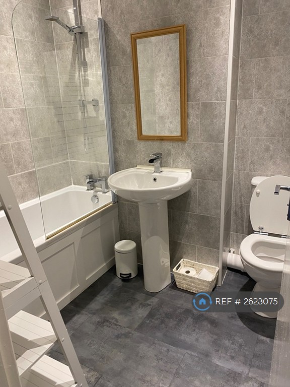 2 bedroom flat in Willowbank Crescent, Glasgow, G3 (2 bed) (#2623075)