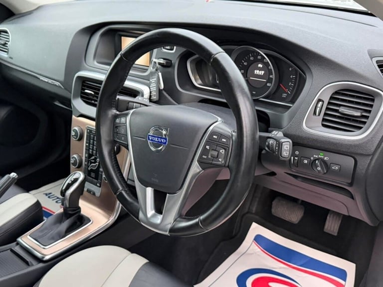  Volvo V40 D2 Cross Country Lux 5dr Powershift Diesel