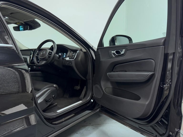 2021 Volvo XC60 Inscription Pro B5 (Diesel) ESTATE Diesel/Electric Hybrid Automatic