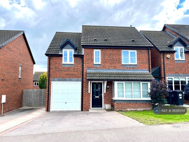 3 bedroom house in Admiral Way, Leamington Spa, CV31 (3 bed) (#2636554)