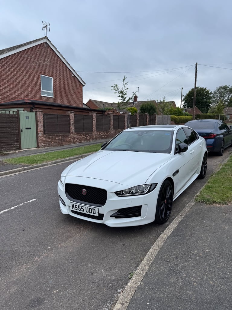 Jaguar, XE, Saloon, 2017, Manual, 1999 (cc), 4 doors