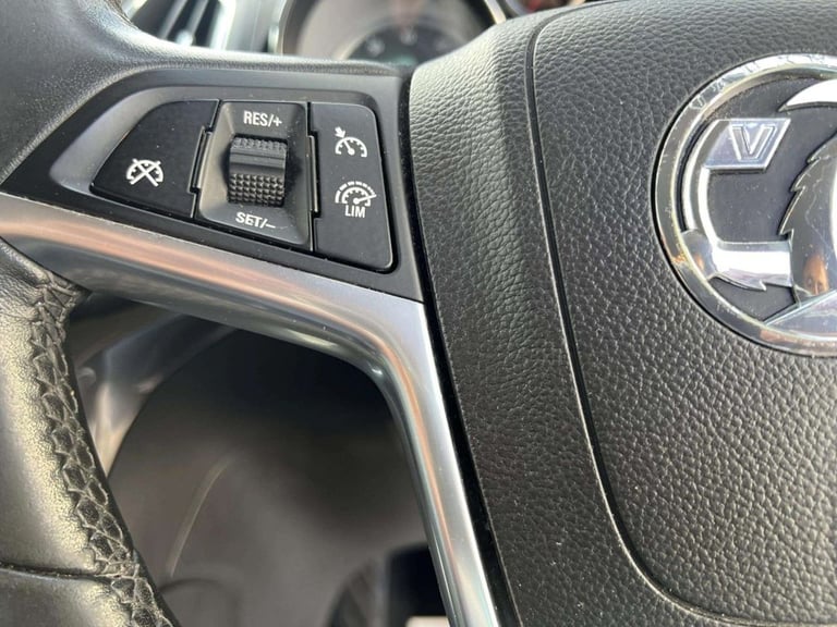 2016 Vauxhall Zafira 1.4T SE 5dr Auto MPV PETROL Automatic