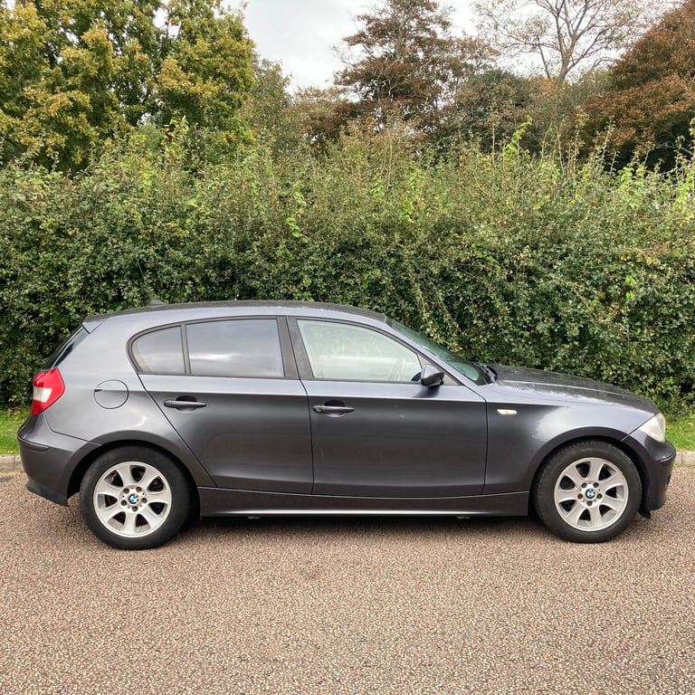 BMW 1 SERIES - AUTOMATIC - NEW MOT - ULEZ FREE - LEATHER INTERIOR