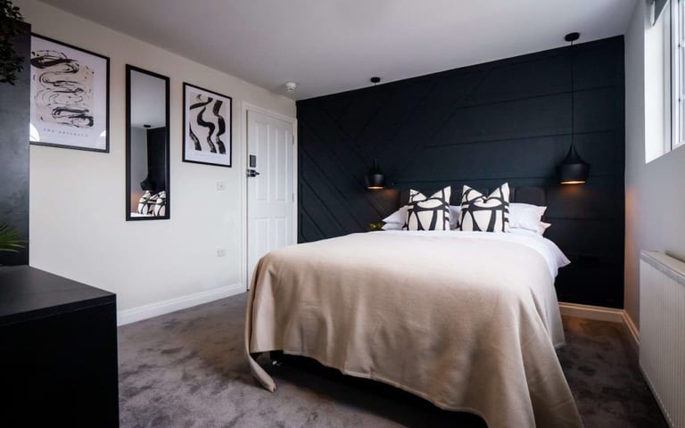 Double and Single Rooms Available All Bills Included