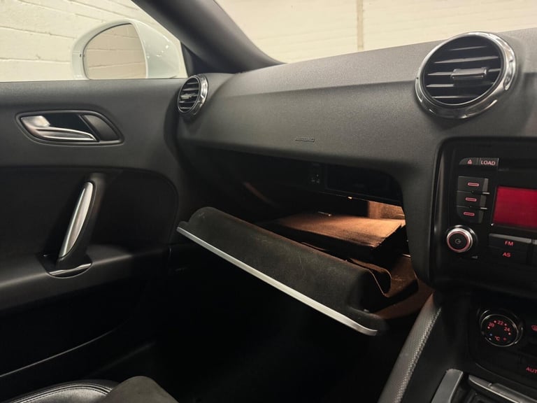 AUDI TT 1.8 TFSI White Manual Petrol 2010