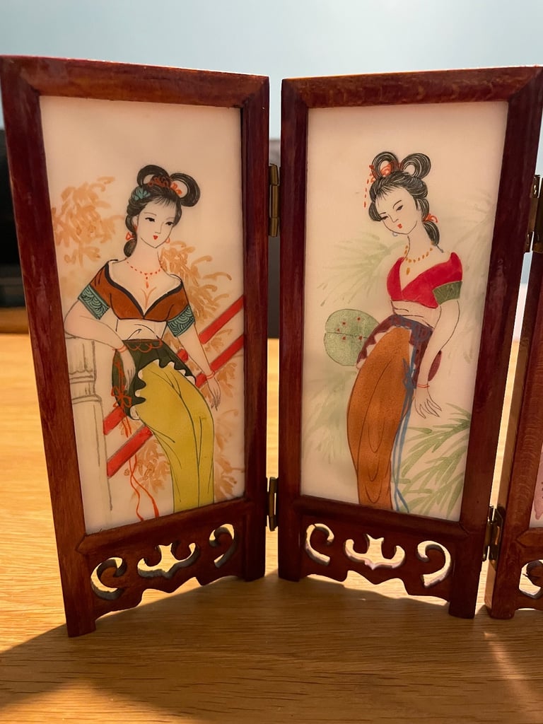Small Japanese table screen- decorative art.