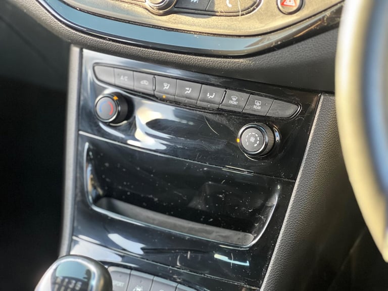 2017 Vauxhall Astra 1.4i Turbo SRi VX Line Euro 6 5dr HATCHBACK Petrol Manual